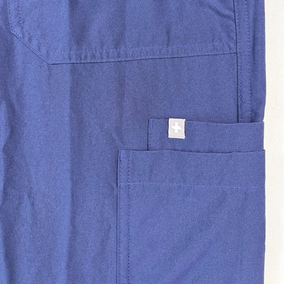 FIGS Men’s Navy Blue Cairo Cargo Scrub Pants - Picture 2 of 11